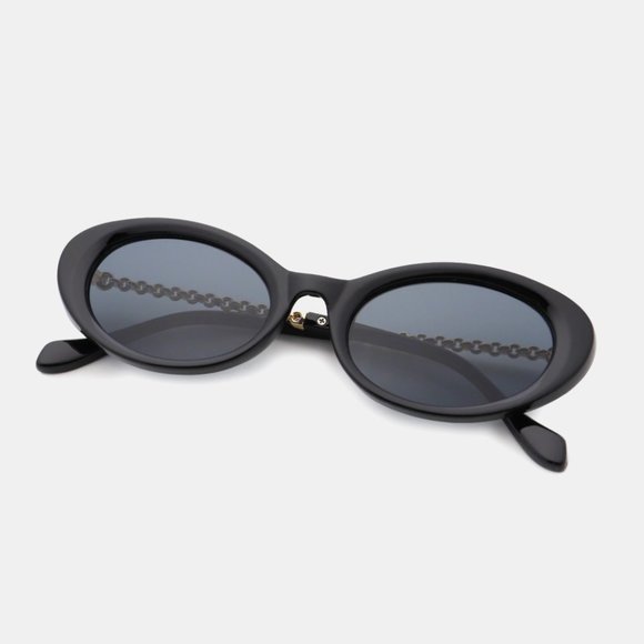 Cat-Eye Polycarbonate Frame Sunglasses in Black - Picture 2 of 5